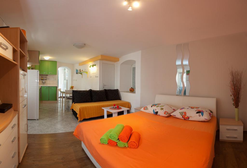 Paradise Apartment With Big Sunny Terrace In The Old Town, Few Meters From The Sea & Riva Promenade スプリト 部屋 写真
