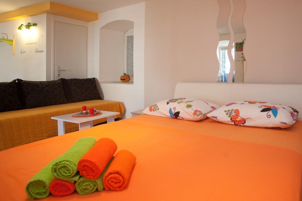 Paradise Apartment With Big Sunny Terrace In The Old Town, Few Meters From The Sea & Riva Promenade スプリト 部屋 写真