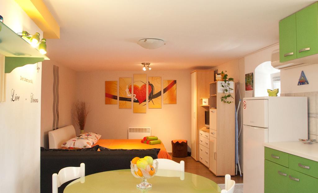 Paradise Apartment With Big Sunny Terrace In The Old Town, Few Meters From The Sea & Riva Promenade スプリト 部屋 写真