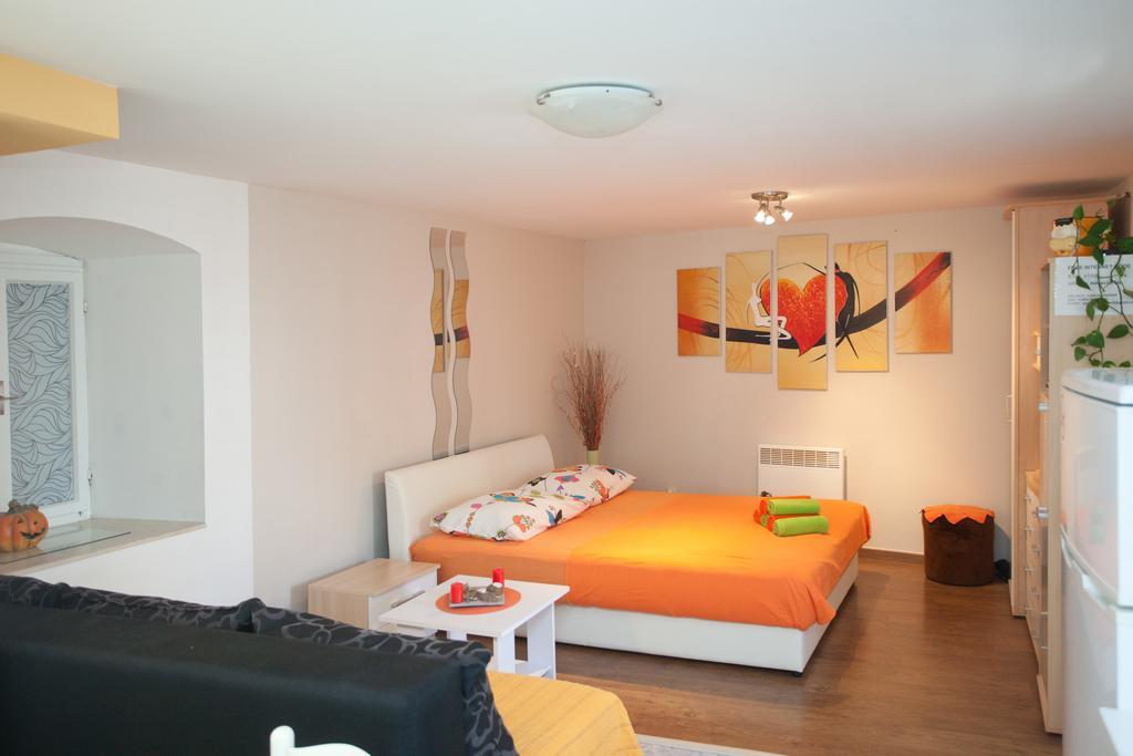 Paradise Apartment With Big Sunny Terrace In The Old Town, Few Meters From The Sea & Riva Promenade スプリト 部屋 写真